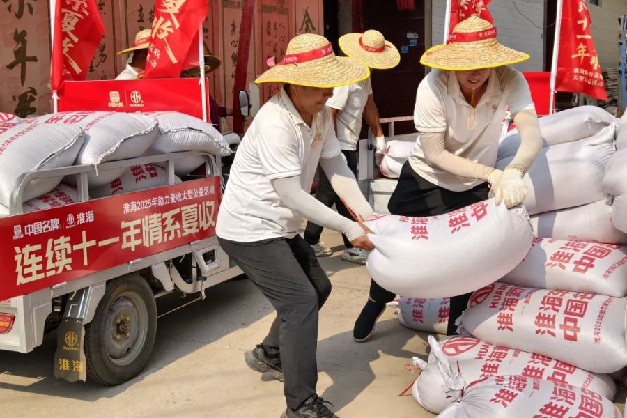 淮?？毓杉瘓F“麥收奇兵”已連續11年如約奔赴全國夏收戰場