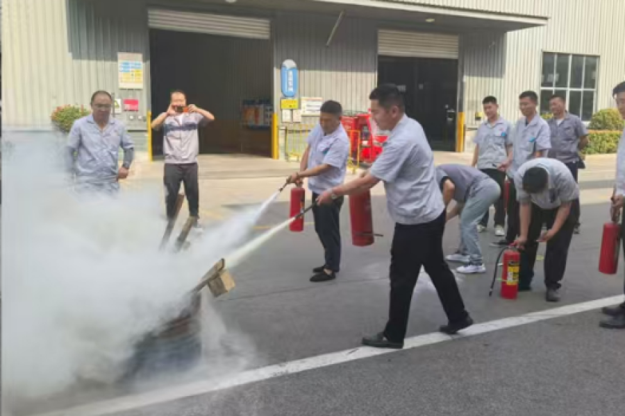 集團(tuán)以“安全生產(chǎn)月”活動(dòng)為契機(jī)，推動(dòng)安全管理從階段性活動(dòng)向常態(tài)化、精準(zhǔn)化管控轉(zhuǎn)型